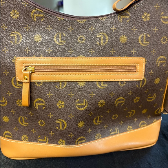 CL Carryland Brown/Tan Faux Leather Monogram Shoulder Bag - Picture 3 of 11